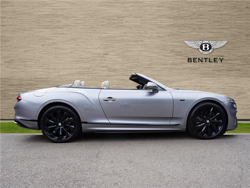 2025 Bentley Continental 4.0 V8 High-Performance GTC Black Edition