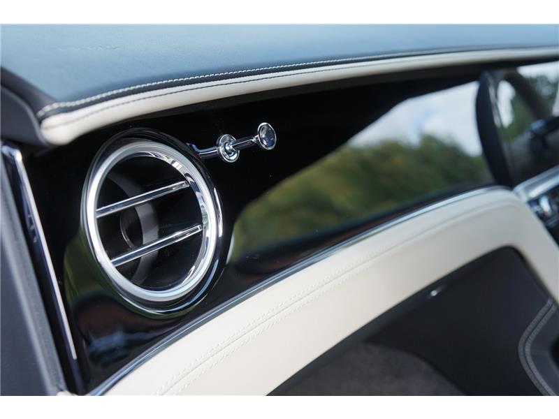 2025 Bentley Continental 4.0 V8 High-Performance GTC Black Edition