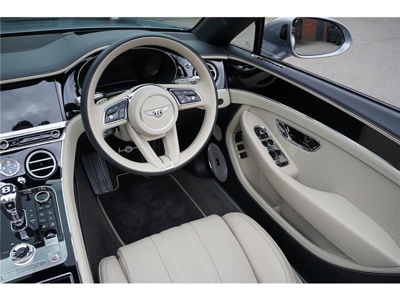 2025 Bentley Continental 4.0 V8 High-Performance GTC Black Edition