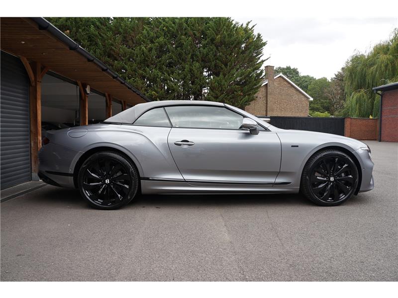 2025 Bentley Continental 4.0 V8 High-Performance GTC Black Edition