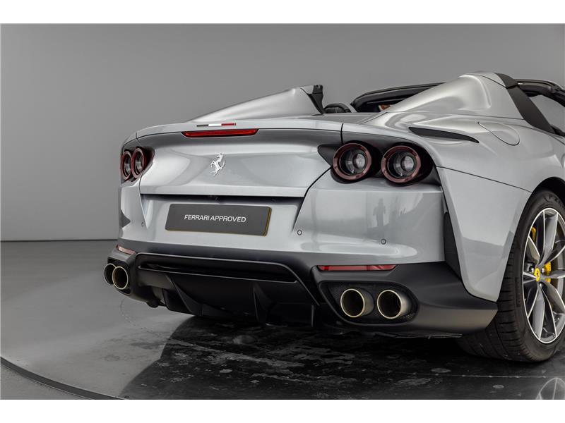 2022 Ferrari 812 GTS  