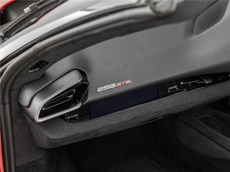 2024 Ferrari 296 GTS 3.0 T V6