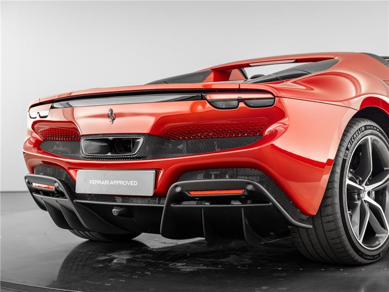 2024 Ferrari 296 GTS 3.0 T V6