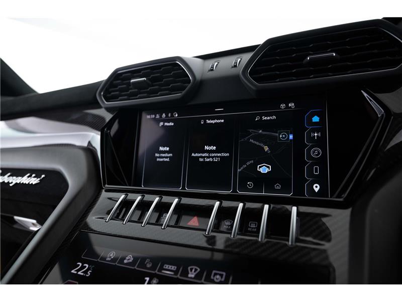 2024 Lamborghini URUS PERFORMANTE