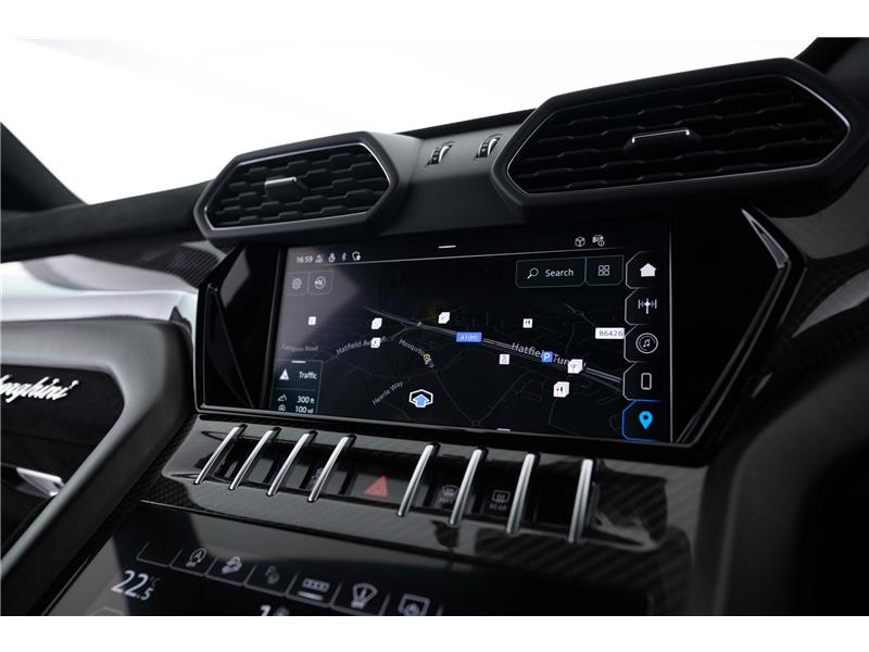 2024 Lamborghini URUS PERFORMANTE