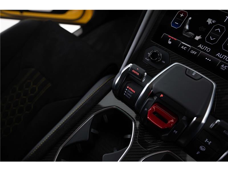 2024 Lamborghini URUS PERFORMANTE