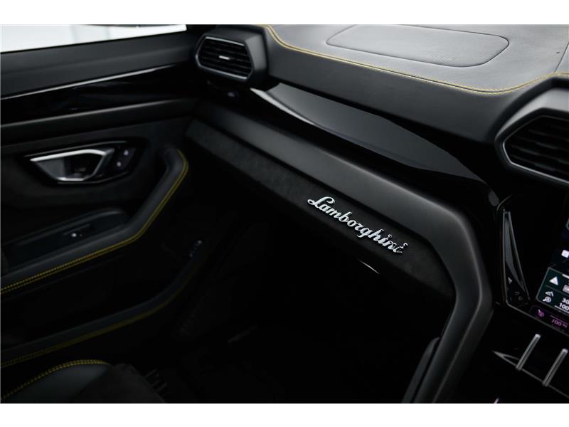 2023 Lamborghini URUS S