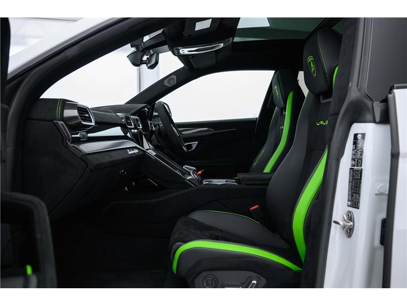 2024 Lamborghini Urus Performante