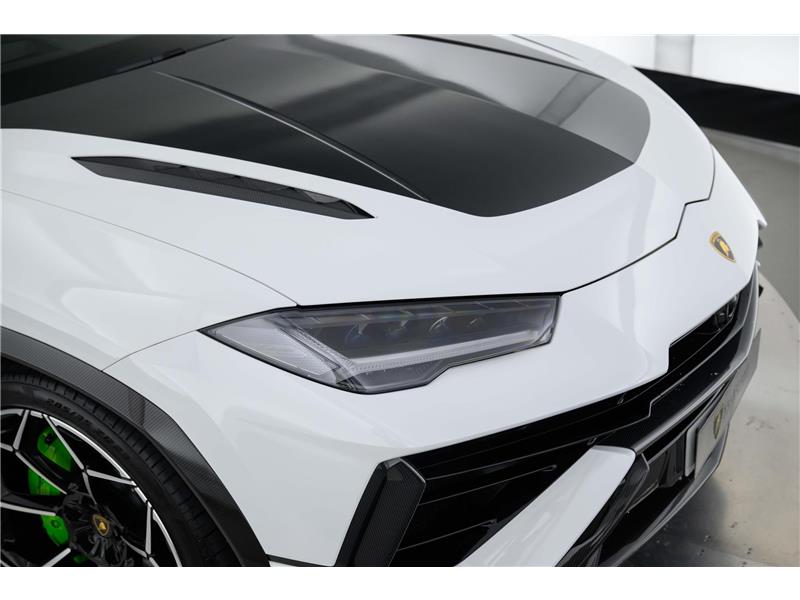 2024 Lamborghini Urus Performante