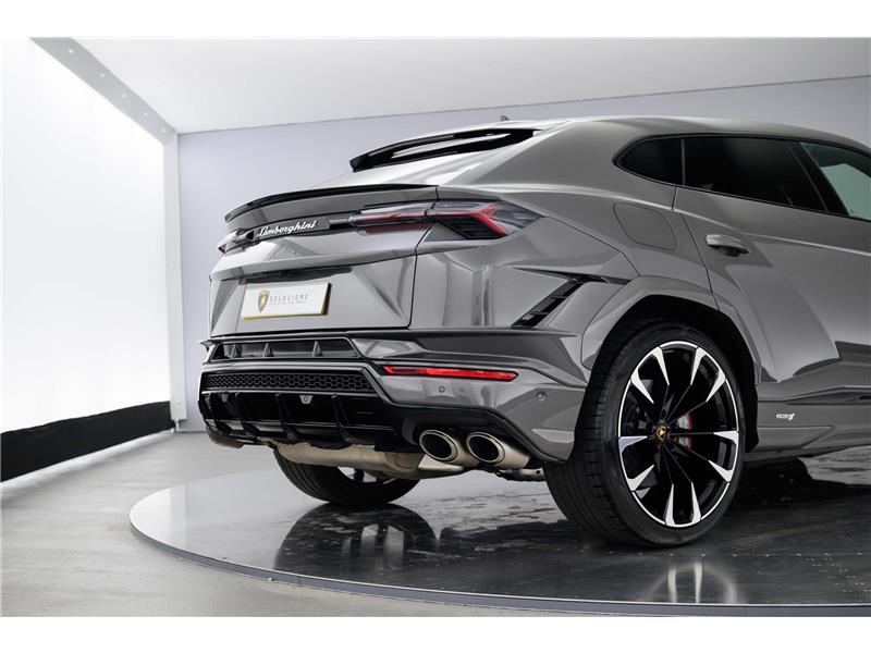 2023 Lamborghini Urus S
