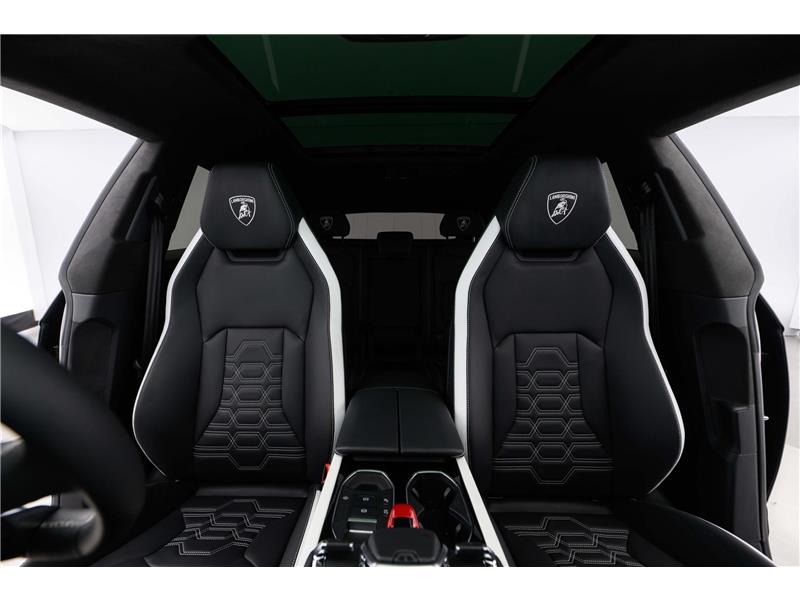 2025 Lamborghini Urus SE