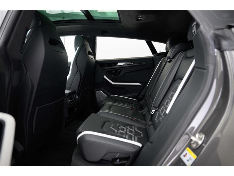 2025 Lamborghini Urus SE