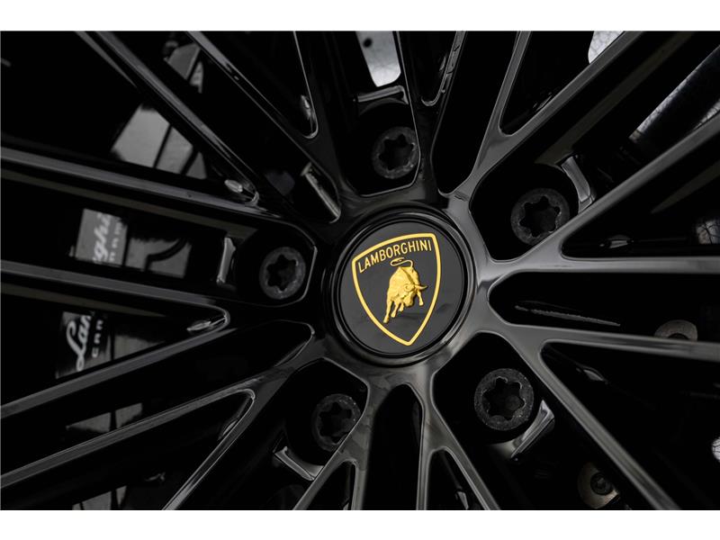 2025 Lamborghini Urus SE