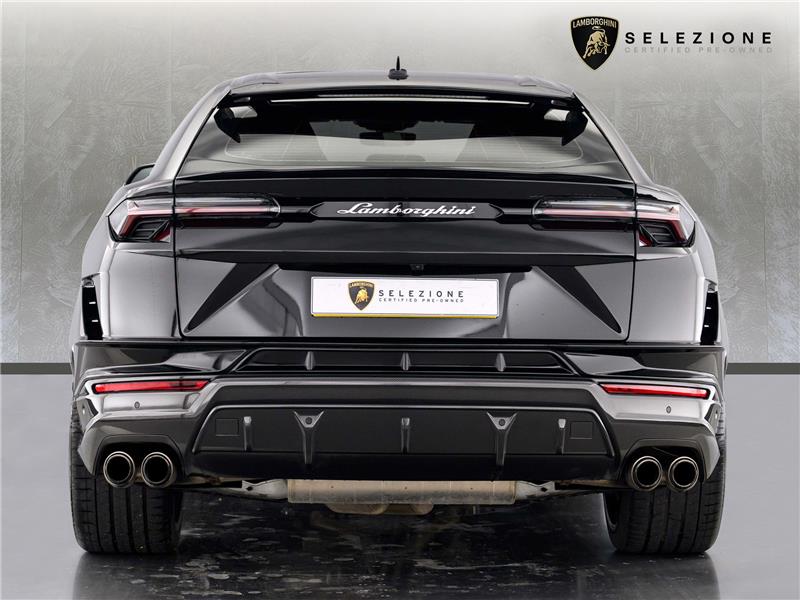 2025 Lamborghini Urus Performante