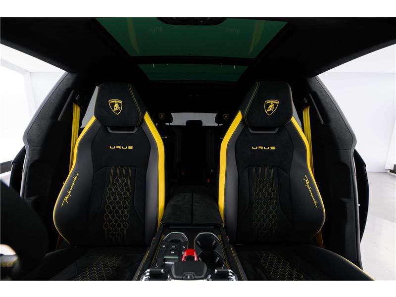 2025 Lamborghini Urus Performante