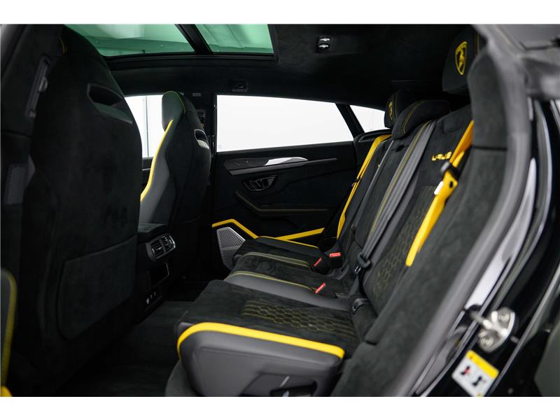 2025 Lamborghini Urus Performante