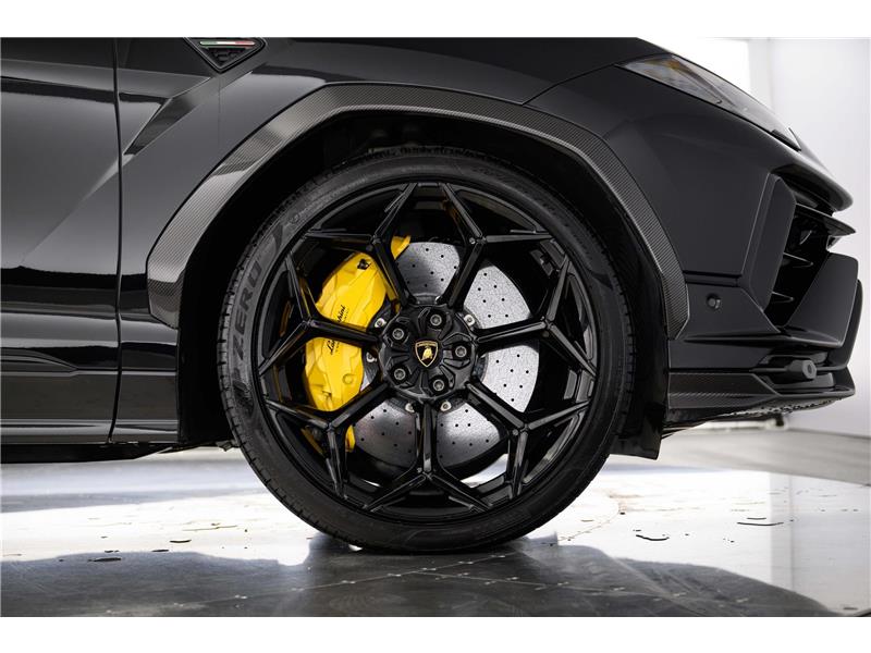 2025 Lamborghini Urus Performante