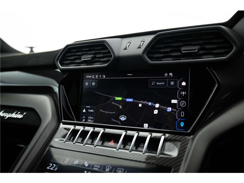 2025 Lamborghini Urus Performante