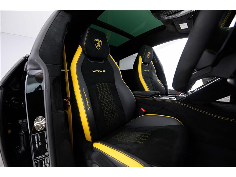 2025 Lamborghini Urus Performante