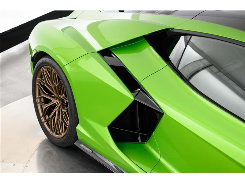 2024 Lamborghini Revuelto V12 Hybrid