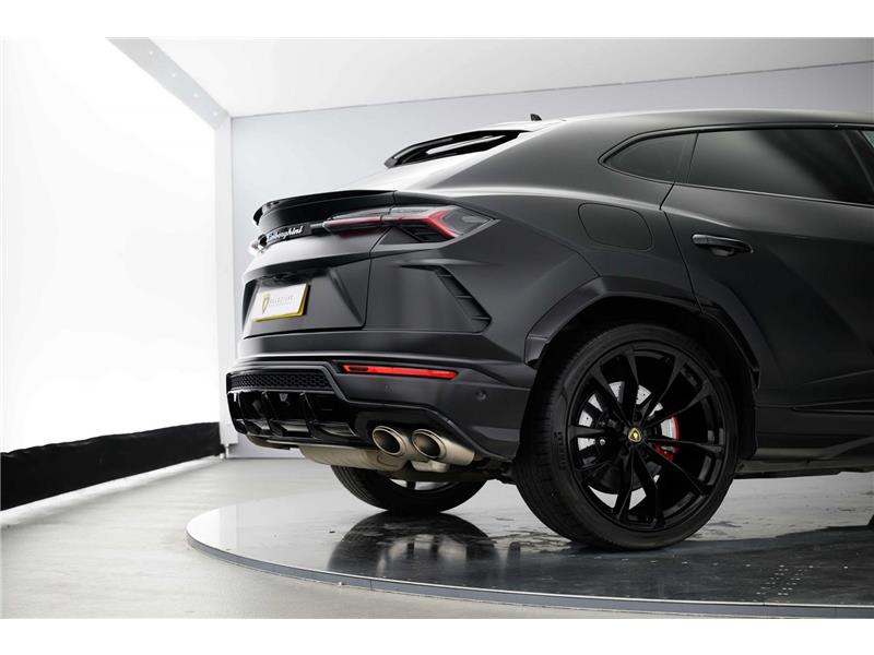 2022 Lamborghini Urus V8 BiTurbo