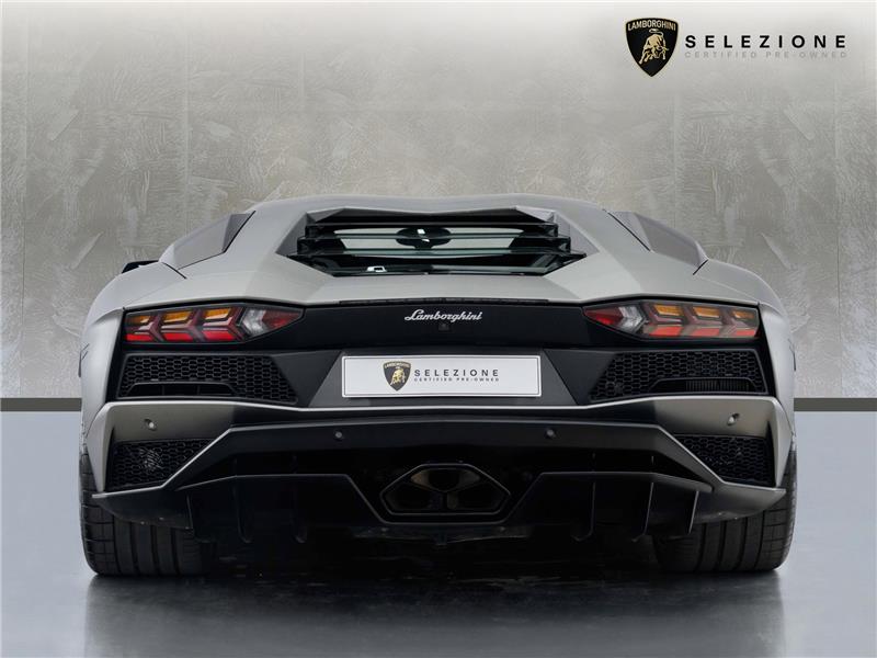 2017 Lamborghini Aventador 6.5 V12 LP 740-4 S STD