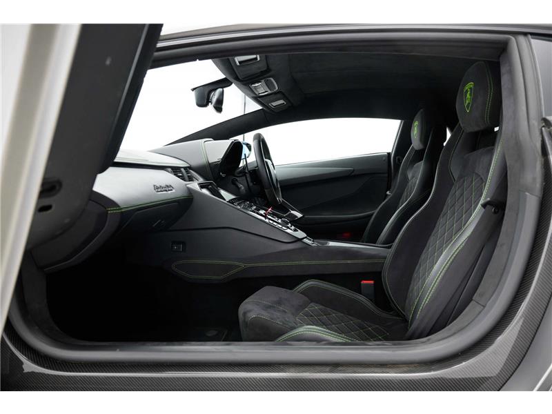 2017 Lamborghini Aventador 6.5 V12 LP 740-4 S STD