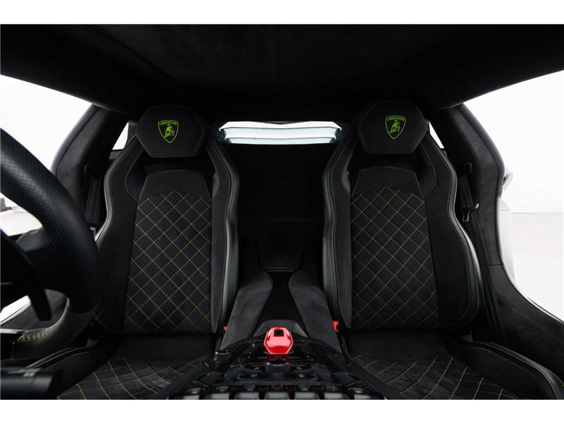 2017 Lamborghini Aventador 6.5 V12 LP 740-4 S STD