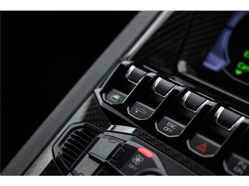 2017 Lamborghini Aventador 6.5 V12 LP 740-4 S STD