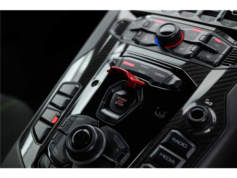 2017 Lamborghini Aventador 6.5 V12 LP 740-4 S STD