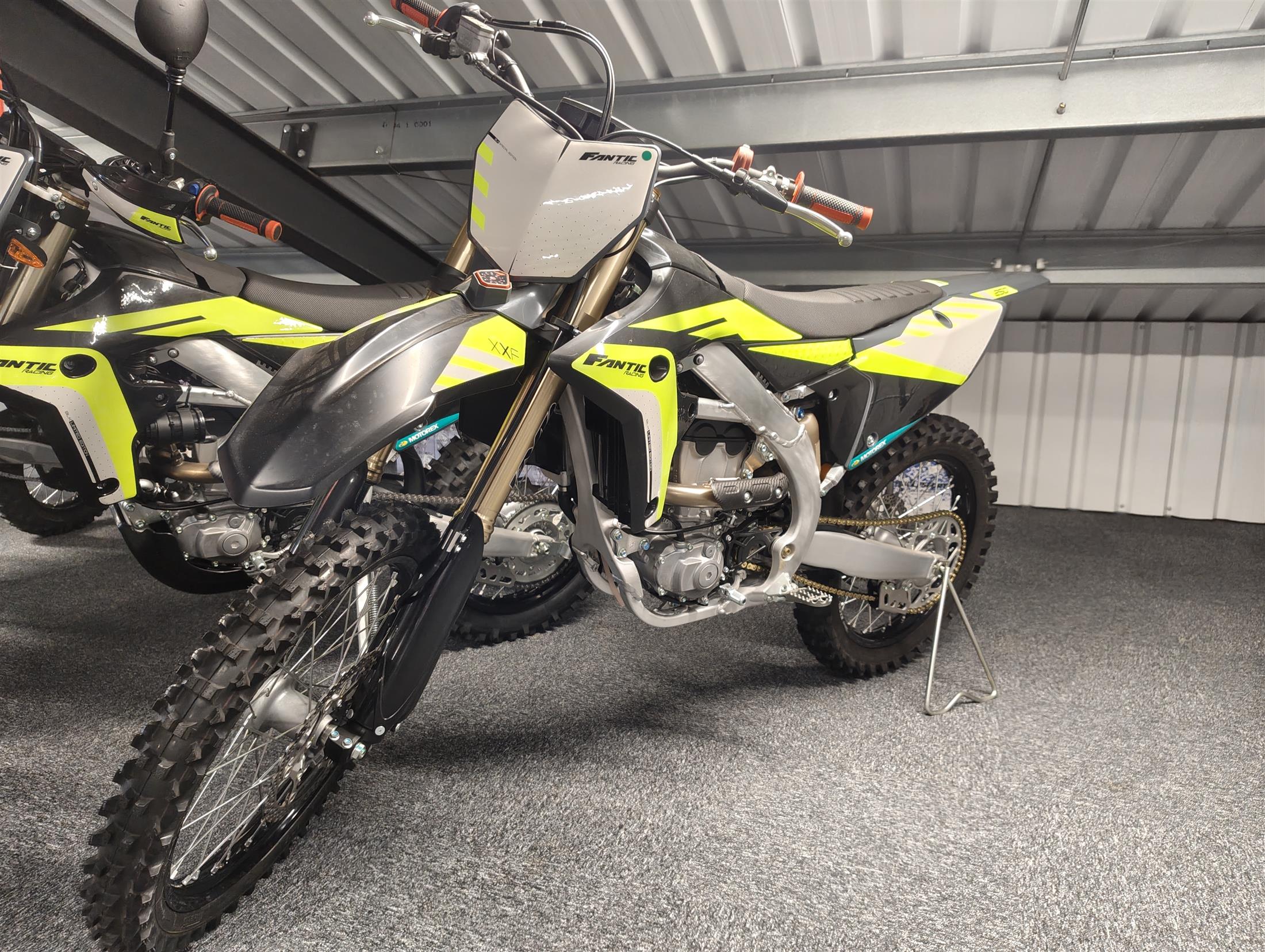 FANTIC XXF250 BLACK/YZF250