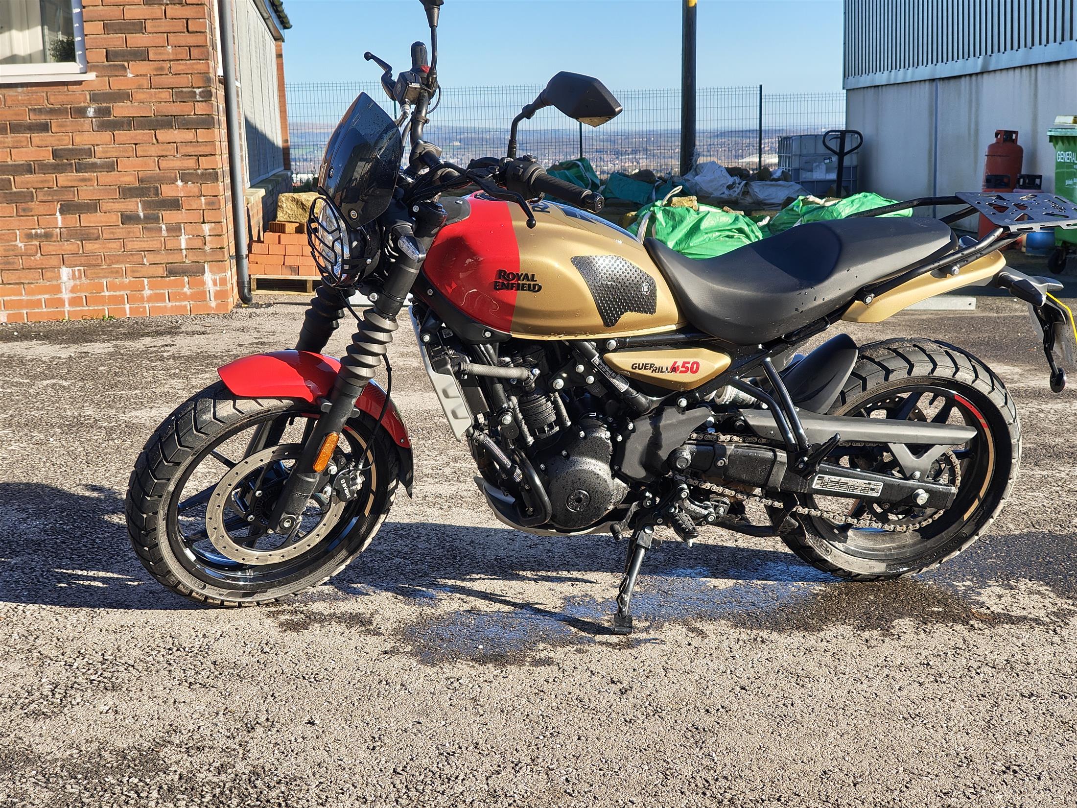 ROYAL ENFIELD GUERILLA 450 ‘GOLD DIP’