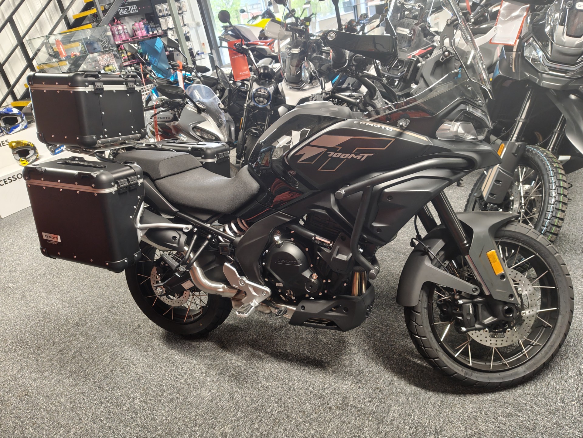 CFMOTO 700MT