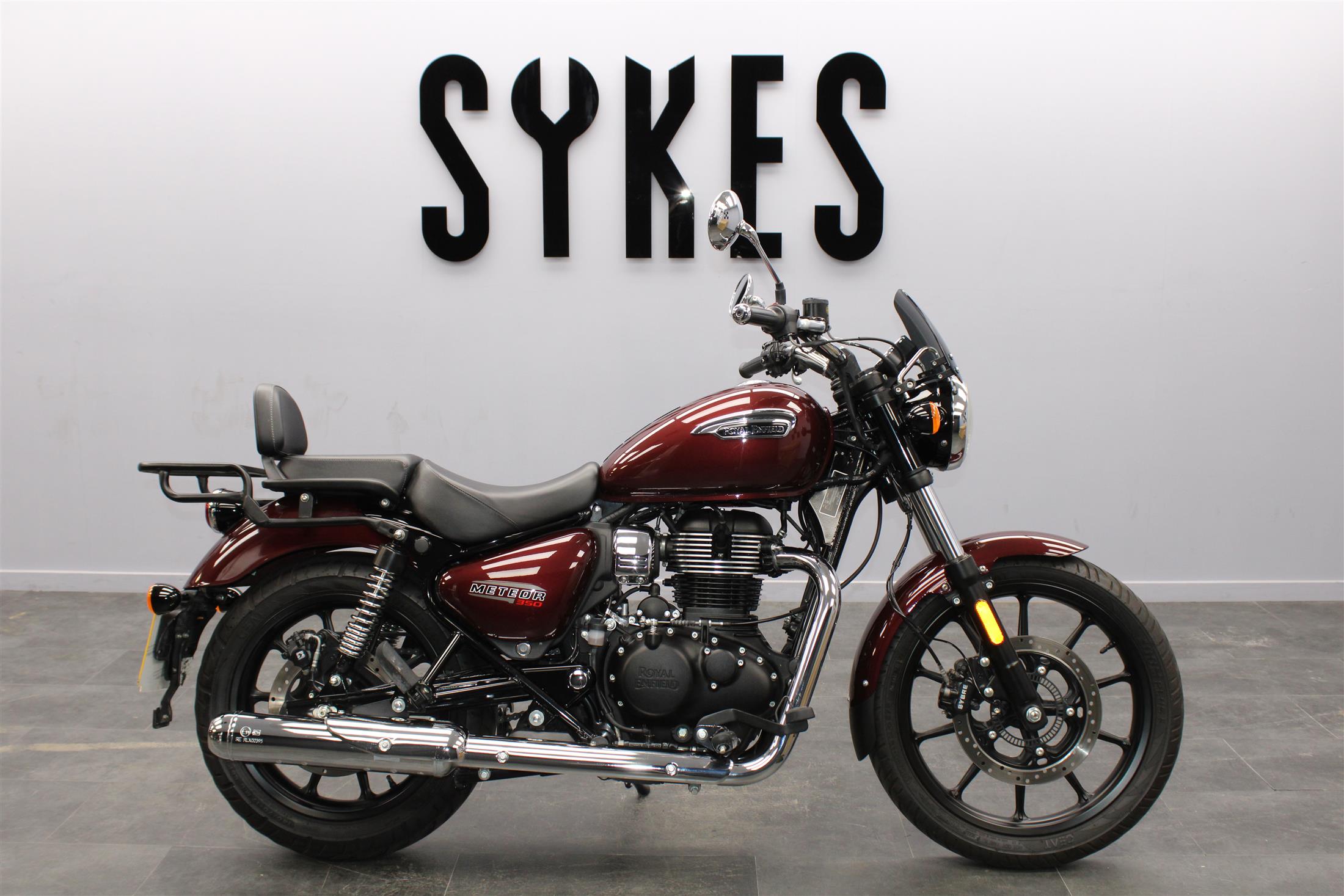 Royal Enfield Meteor 350 – Red