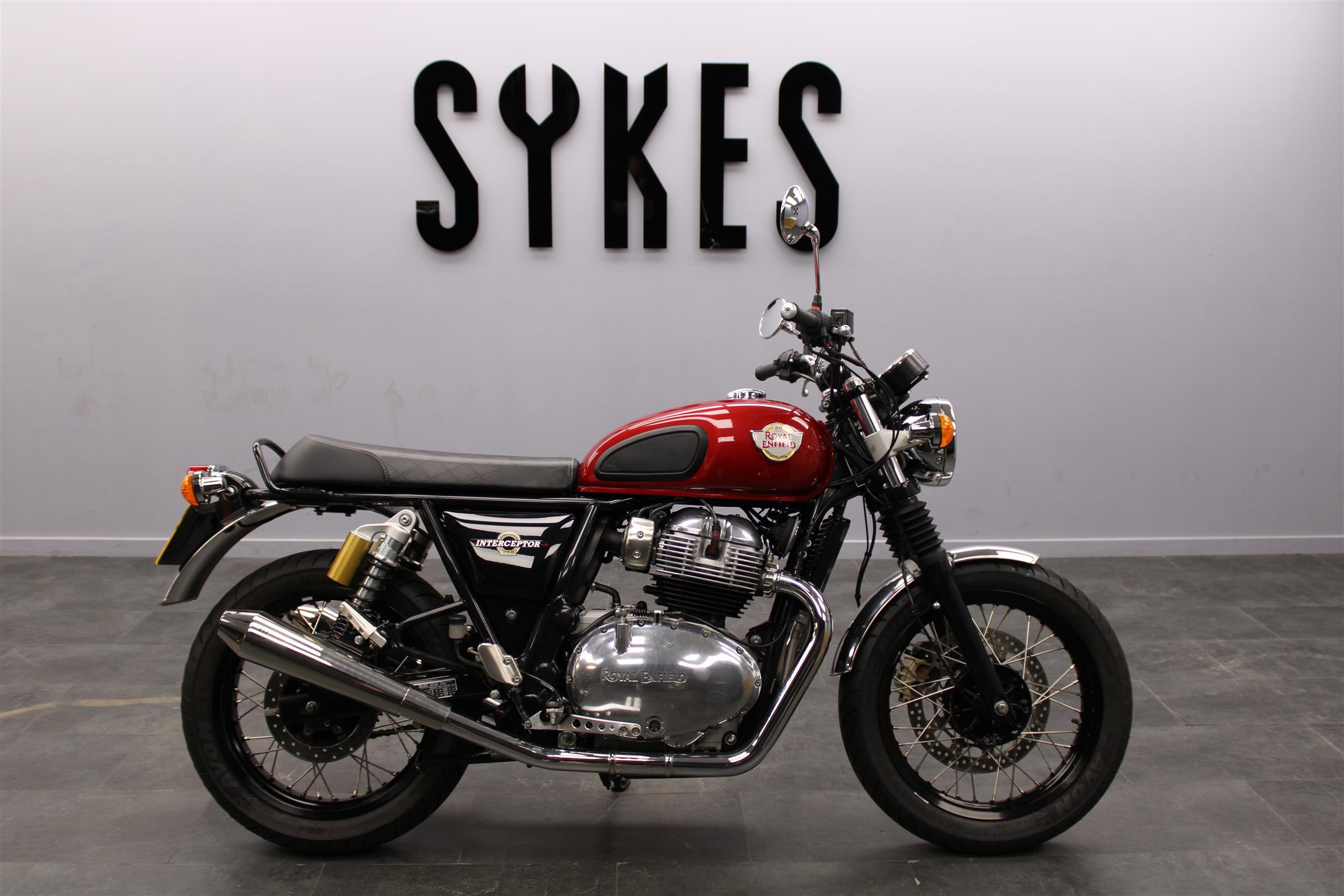 ROYAL ENFIELD INTERCEPTOR INT 650 – Canyon Red