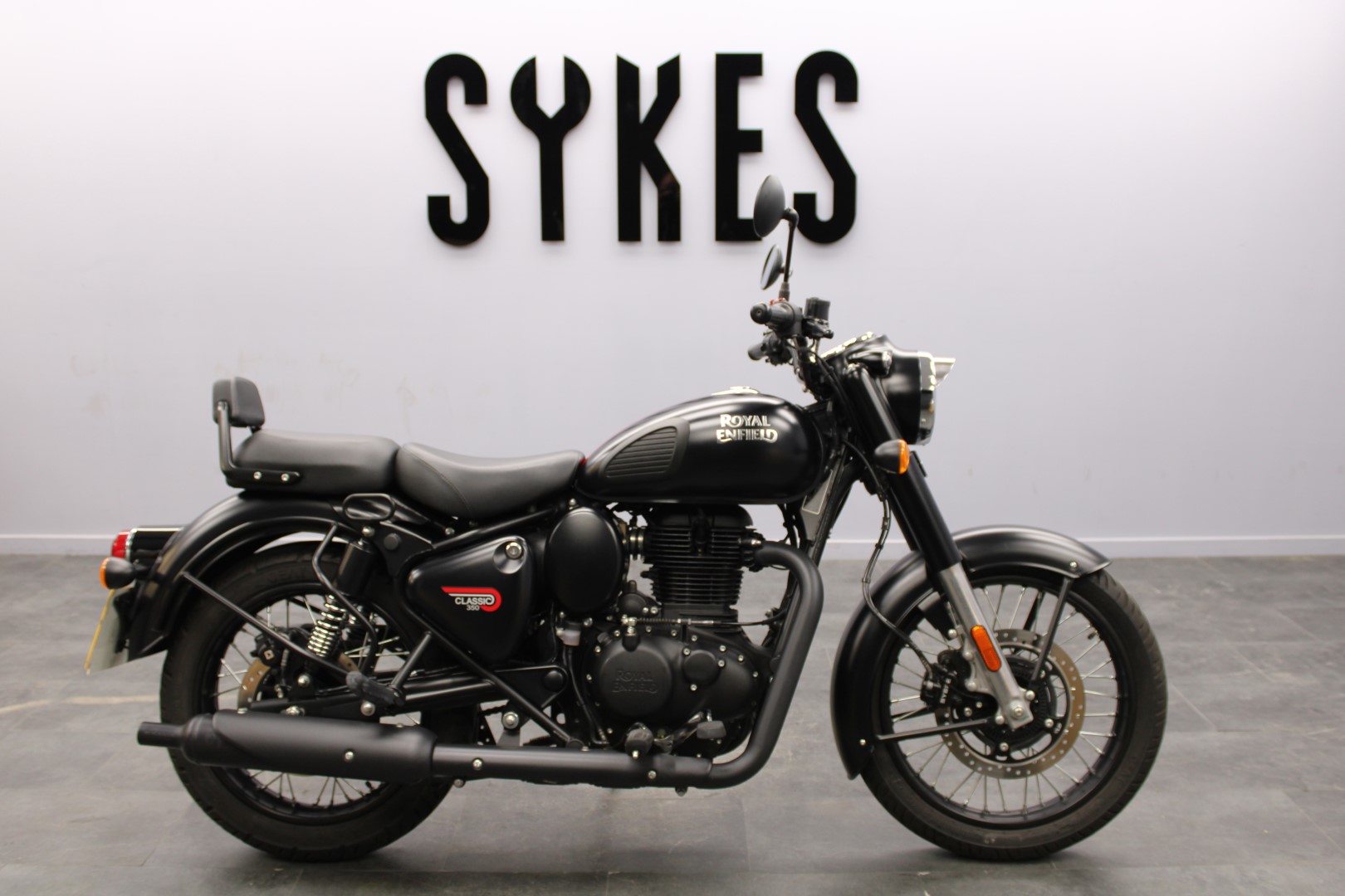 Royal Enfield Classic 350 – Black