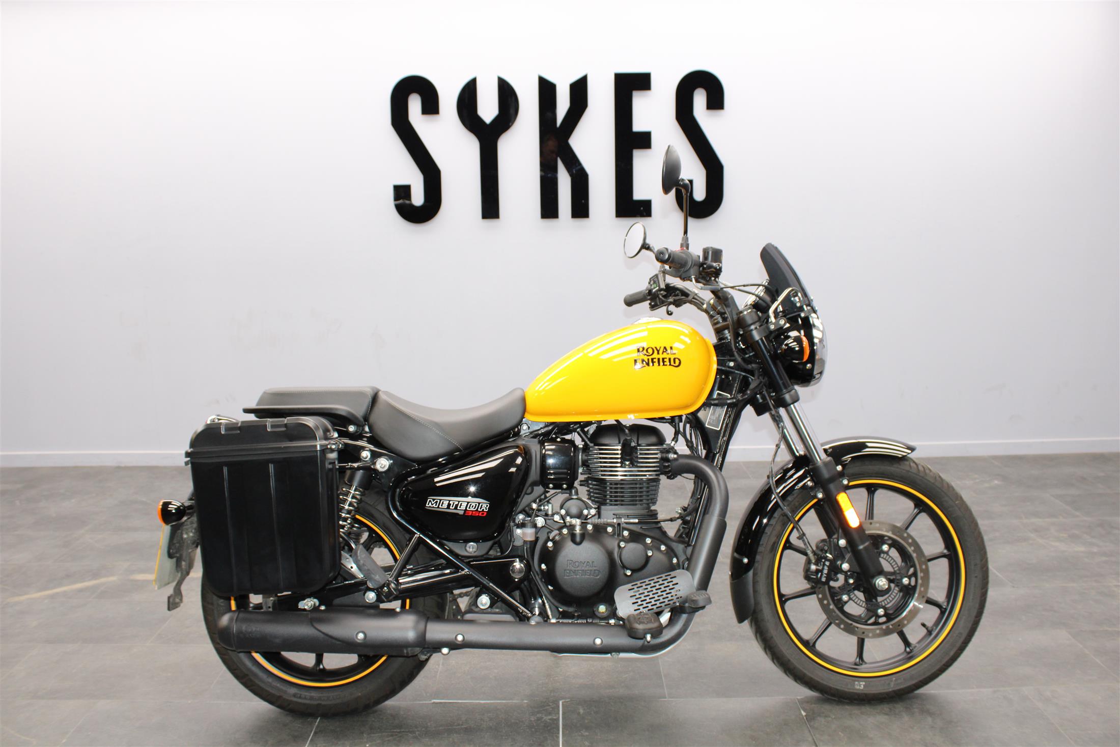 Royal Enfield Meteor 350 – Yellow