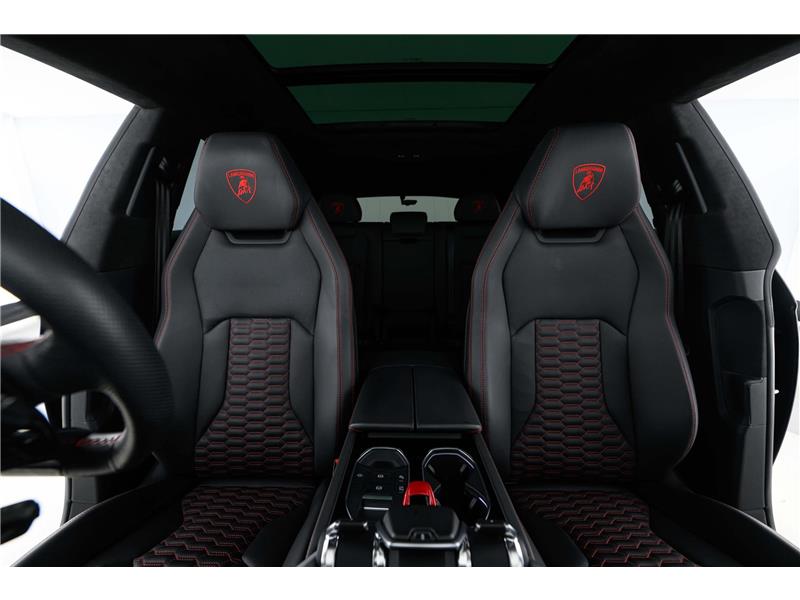 2022 Lamborghini Urus V8