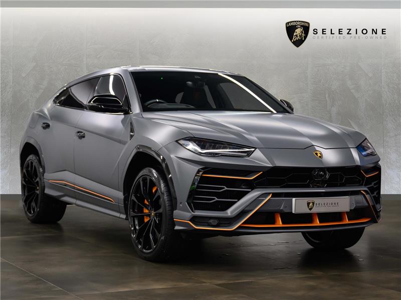 2022 Lamborghini Urus V8