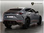 2022 Lamborghini Urus V8