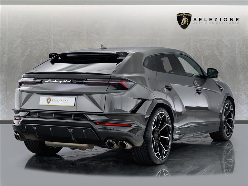 2023 Lamborghini Urus Performante