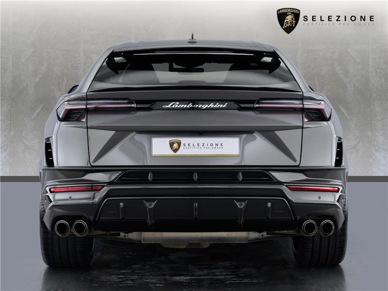 2023 Lamborghini Urus Performante