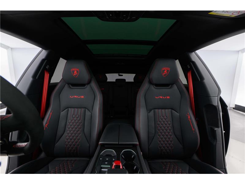 2023 Lamborghini Urus Performante