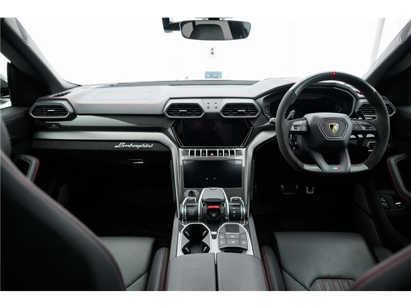 2023 Lamborghini Urus Performante