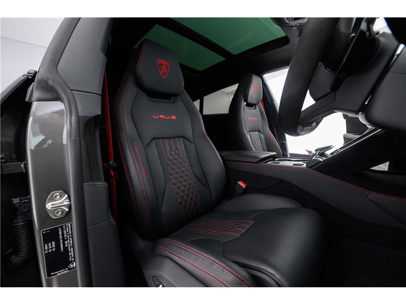 2023 Lamborghini Urus Performante