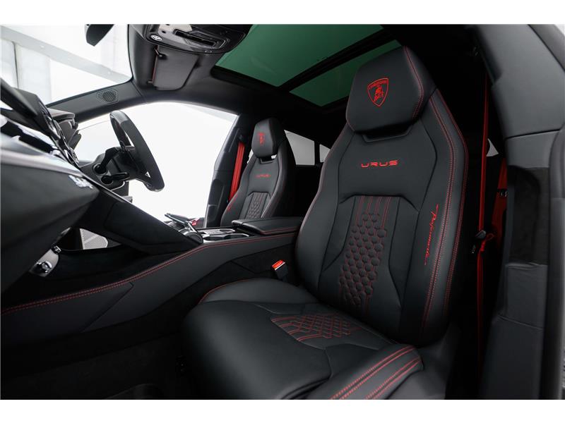 2023 Lamborghini Urus Performante