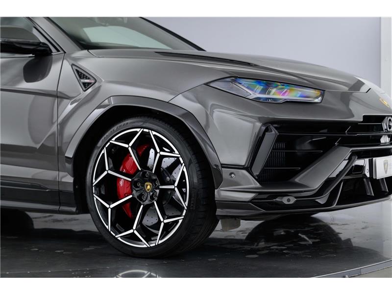 2023 Lamborghini Urus Performante