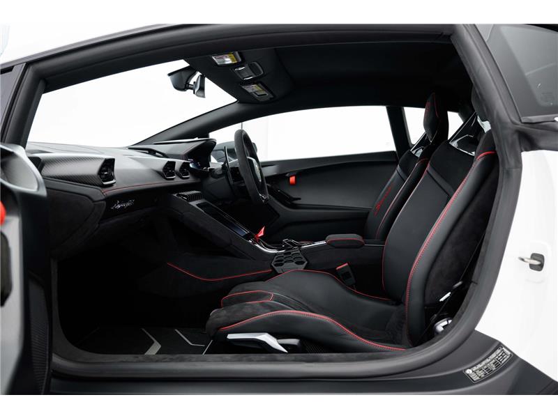 2024 Lamborghini Huracan 5.2 V10 Sterrato STD