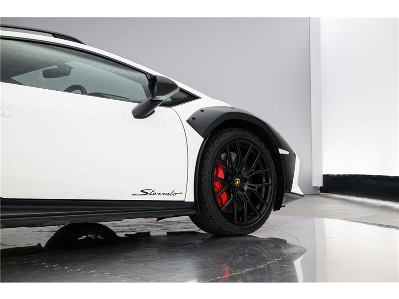 2024 Lamborghini Huracan 5.2 V10 Sterrato STD