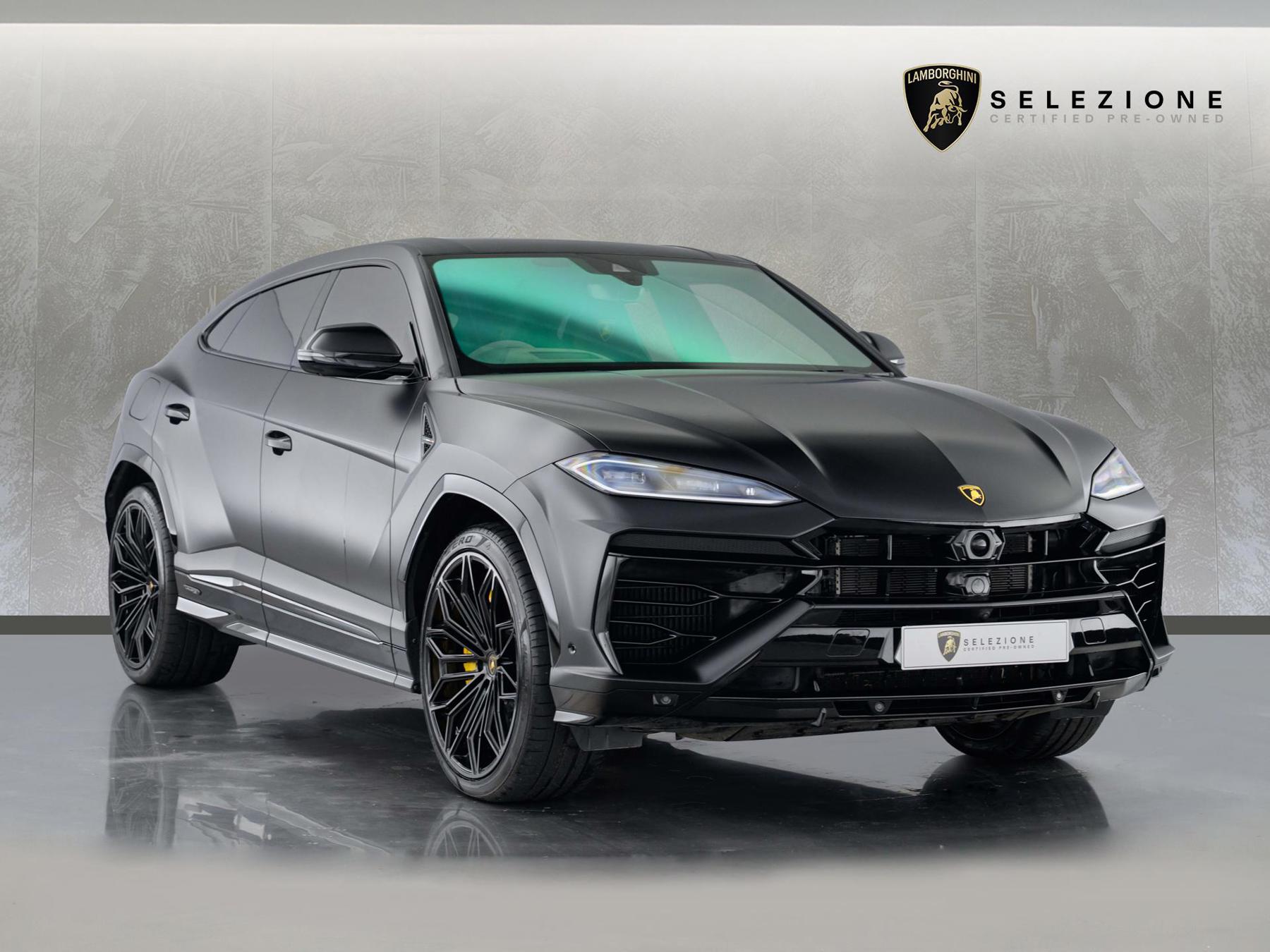 Lamborghini Urus listing photo
